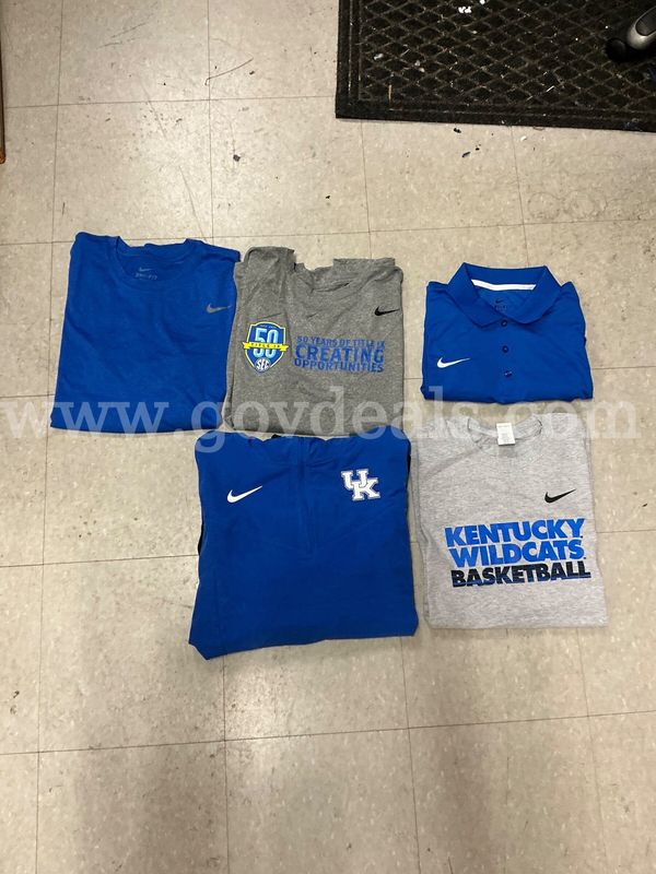 L - T-Shirts (3), Polo Shirt (1), Jacket (1)