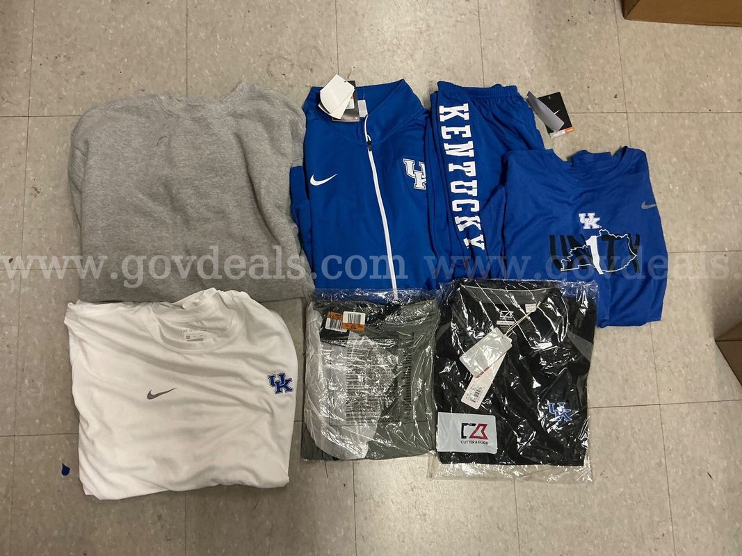2XL - Crewneck (1), Zip-up (1), Sweatpants (2), T-Shirt (1), Long Sleeve (1), Polo Shirt (1)
