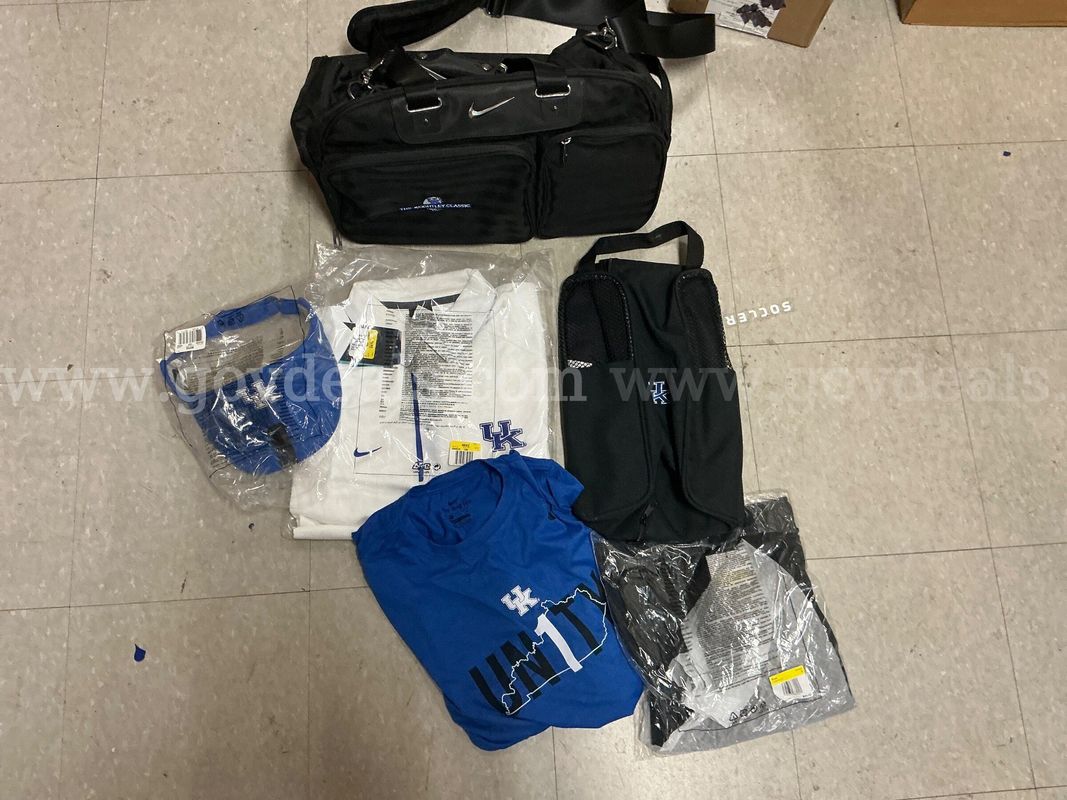S - T-Shirt (1), Polo Shirt (2), Visor (1), Gym Bag (1), Shoe Bag (1)