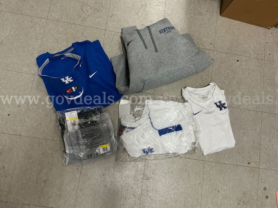 S - T-Shirt (2), Hoodie (1), Shorts (1), Polo Shirt (1), Visor