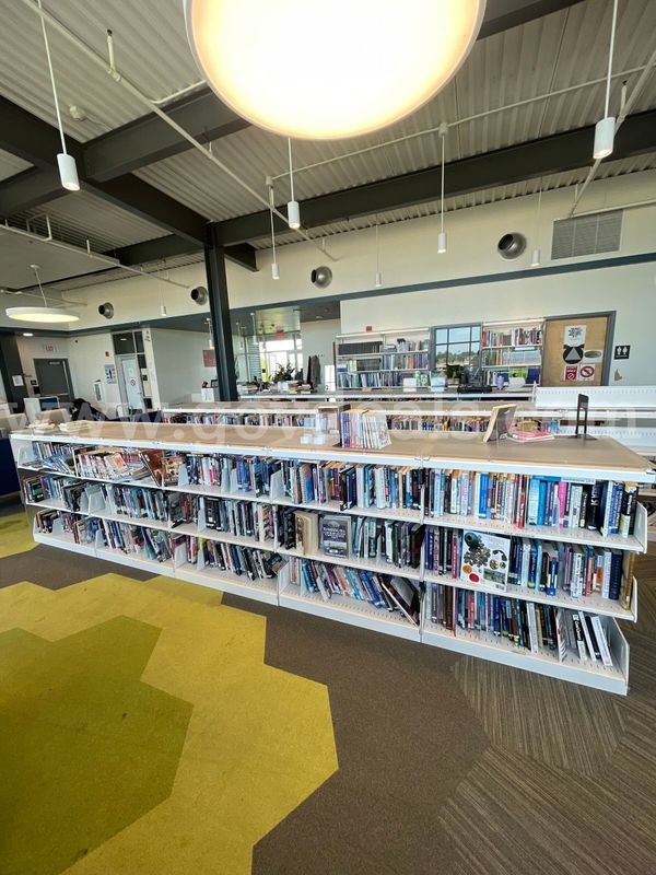 Metal double sided bookshleves