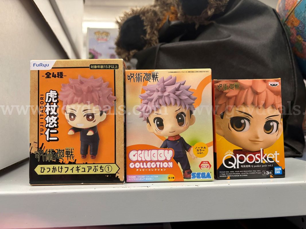 The items include a trio of stylized, chibi-style open-box anime figures
