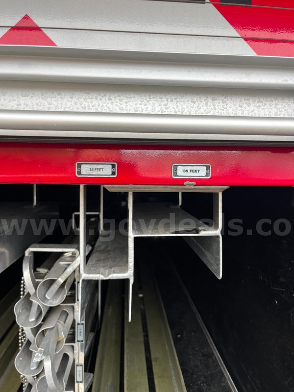 2005 American LaFrance 100' Tower