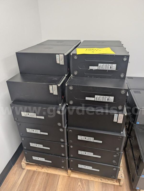 Pallet of 34 parts desktops - HP