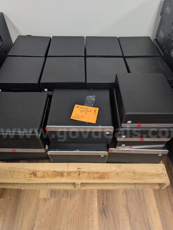 Pallet of 40 parts desktops - HP
