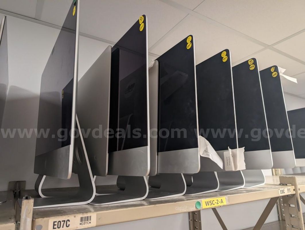 Lot of 11 iMacs 21.5", various model years