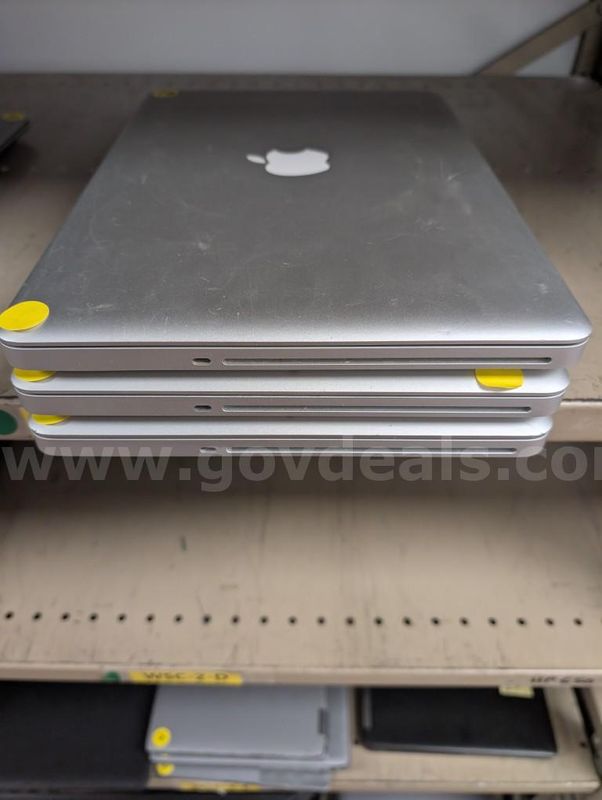 Lot of 3 Magsafe 1 MacBook Pro 13" laptops