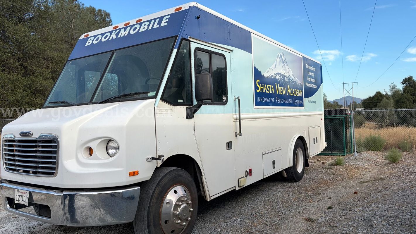 2006 Commercial Freightliner diesel van