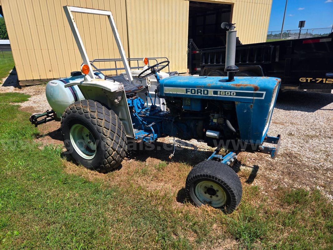 Ford 1600 Diesel Tractor A1012T