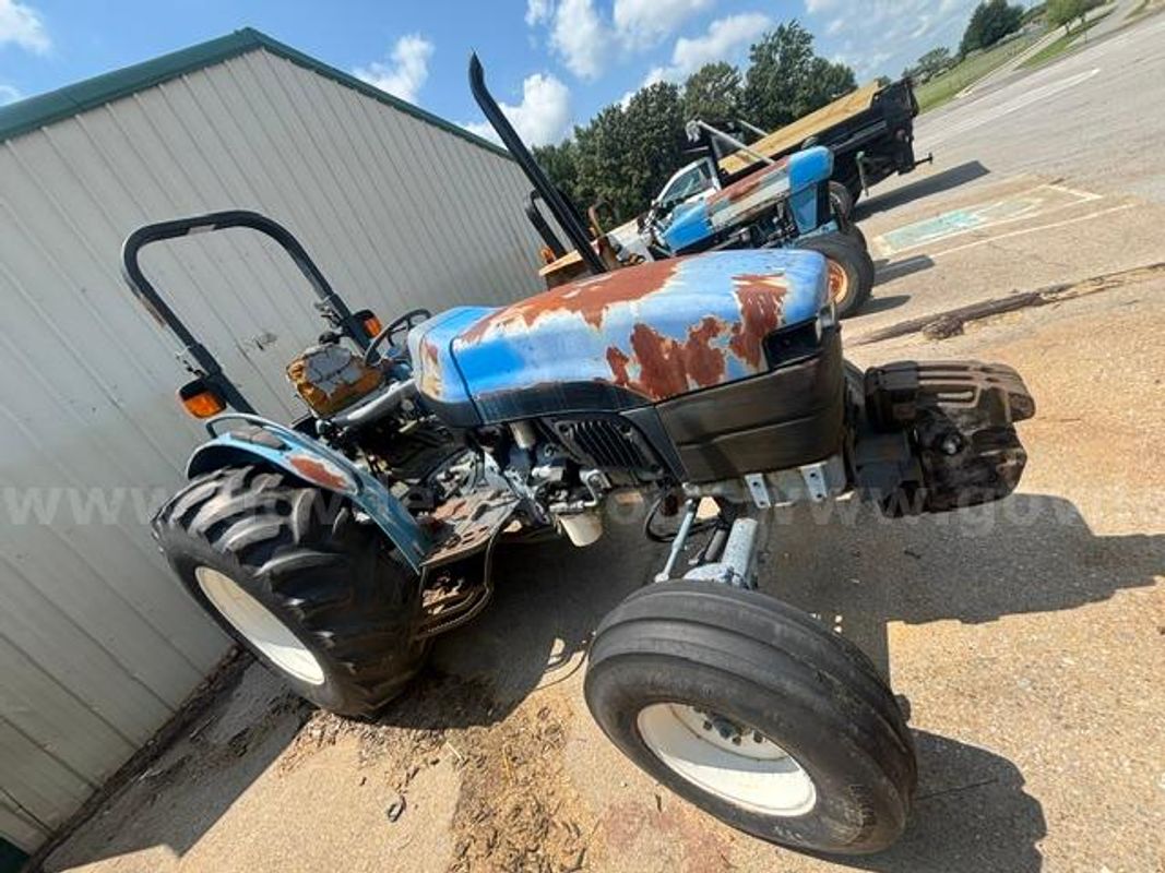 1999 New Holland Tractor