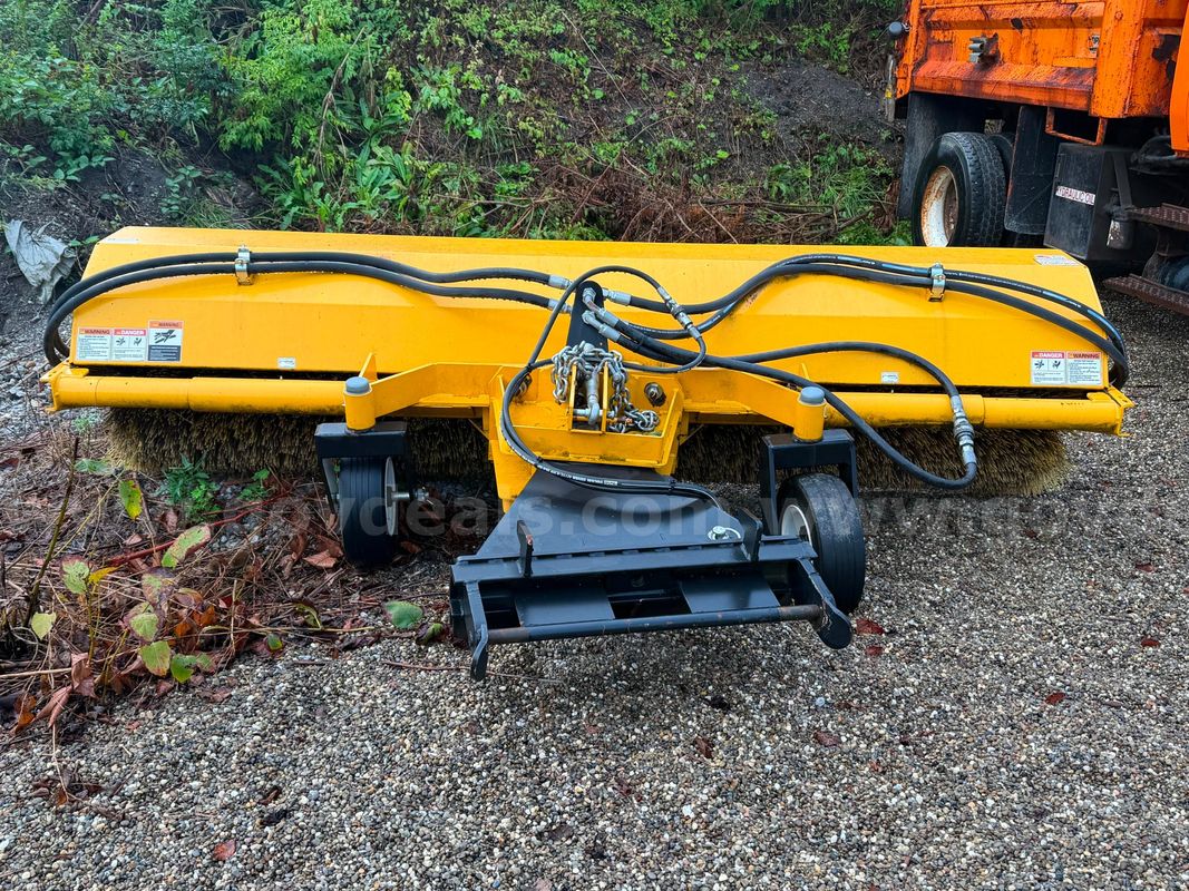 2021 Front End Truck Broom