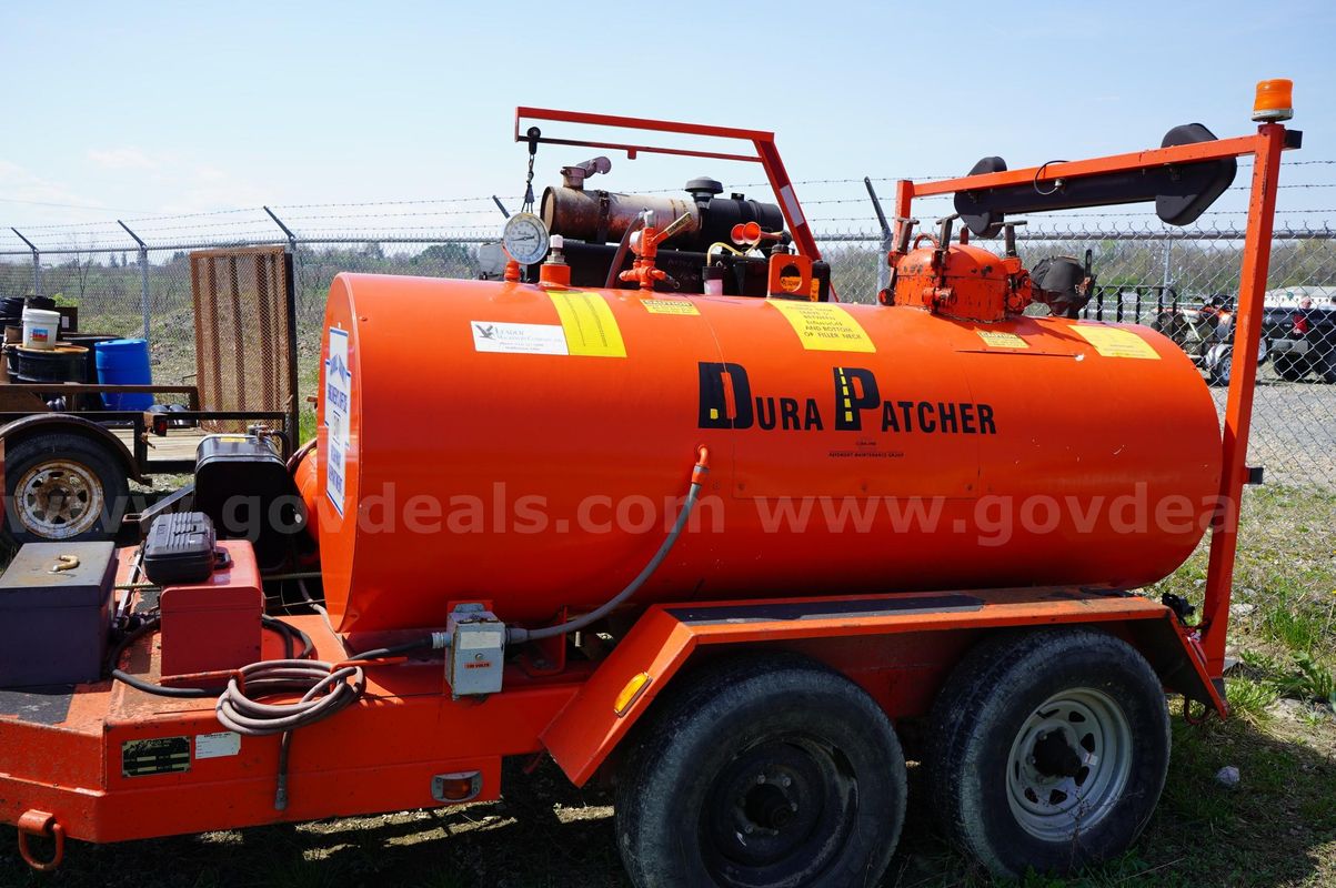 2000 Duraco 125DJT Dura Patcher & Trailer