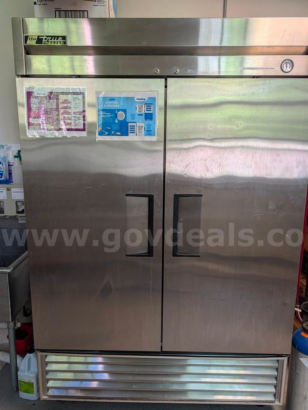 True 2 door reach in refrigerator