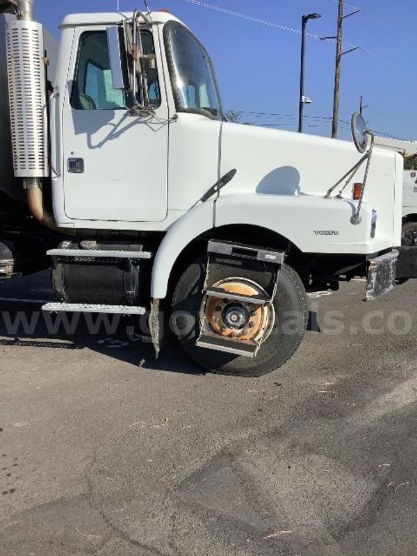 Semi Truck Engine Service Steps