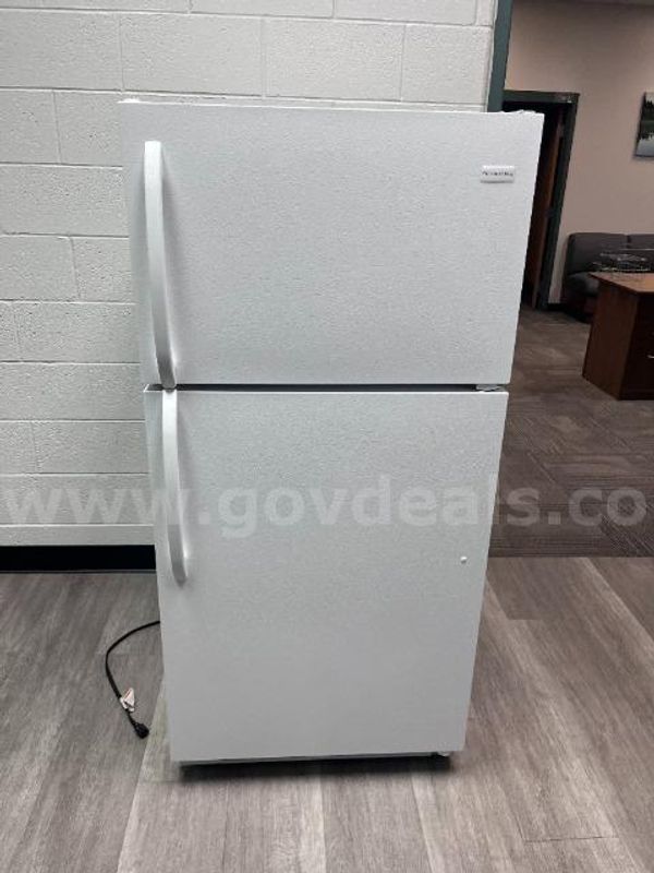 Frigidaire Model 15CF Refrigerator