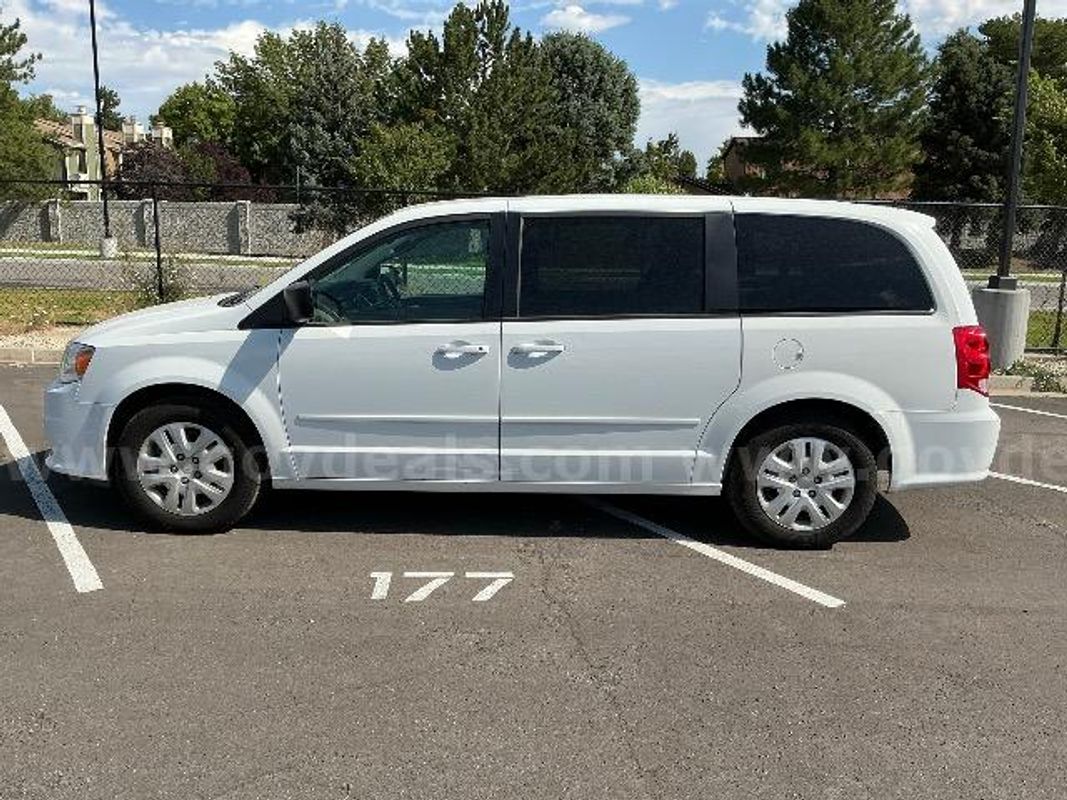 2017 DODGE GRAND CARAVAN SE SEVEN SEATER FWD MINI VAN -- UNLEADED/E85