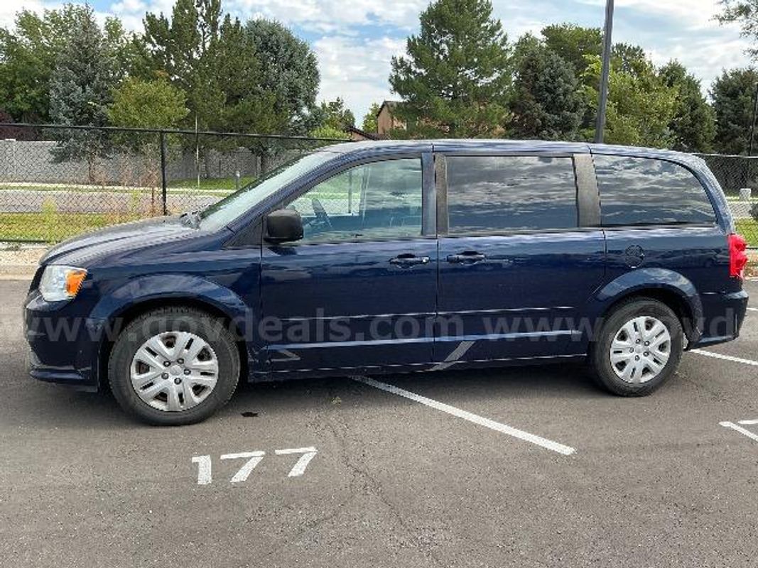 2017 DODGE GRAND CARAVAN SE 7 SEATER FWD MINI VAN -- UNLEADED/E85