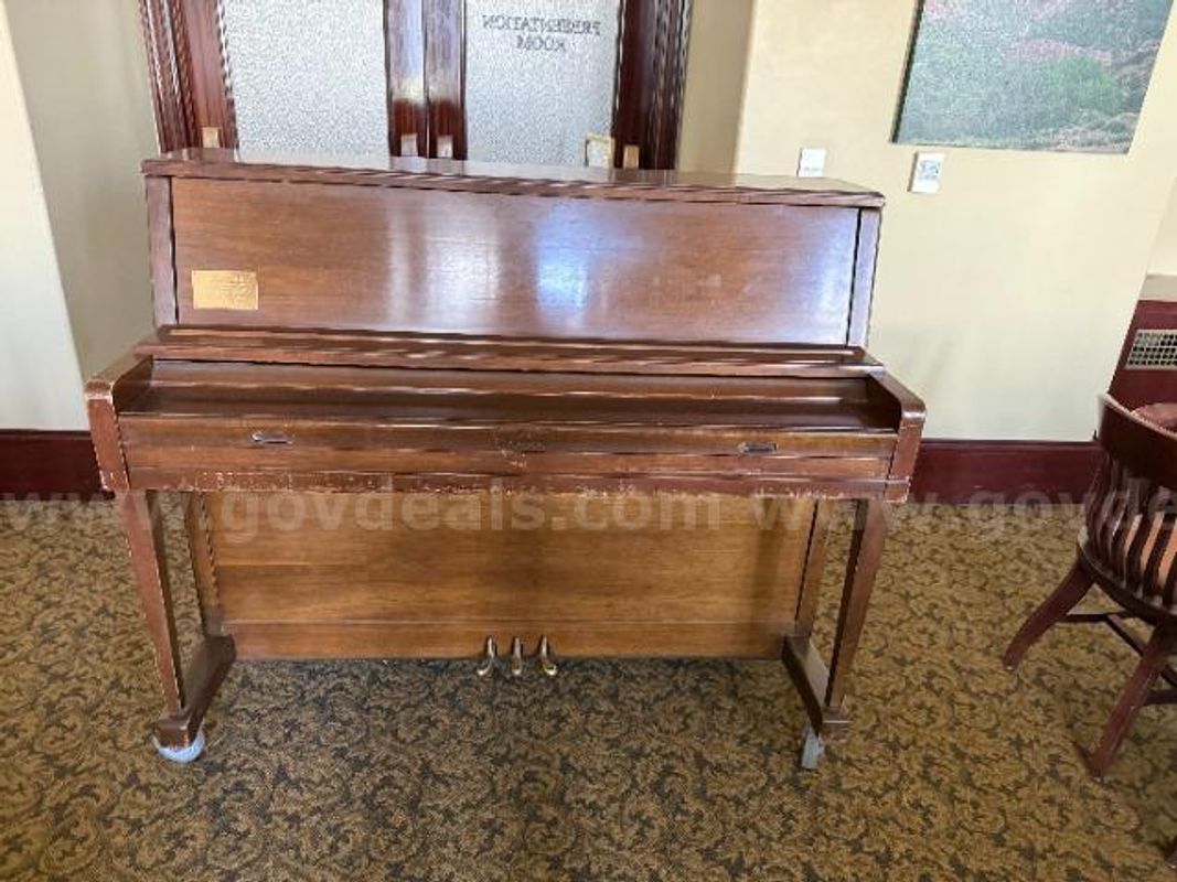 Wurlitzer Walnut Studio Piano