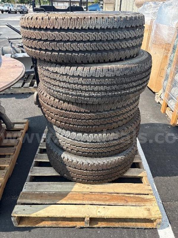 5 Firestone 275-70-R18 Tires