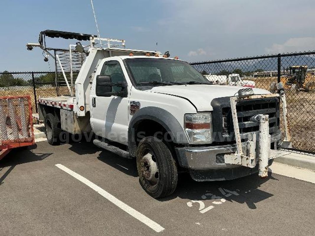 Mechanics Special 2010 FORD F550XL REGULAR CAB 4X2 CHASSIS -- DIESEL