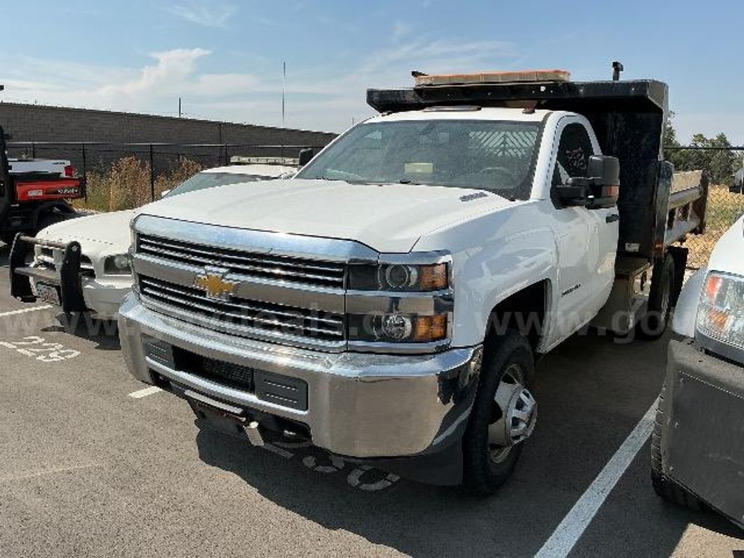 Mechanics Special 2015 CHEVROLET SILVERADO 3500 WT REGULAR CAB 4X2 CHASSIS