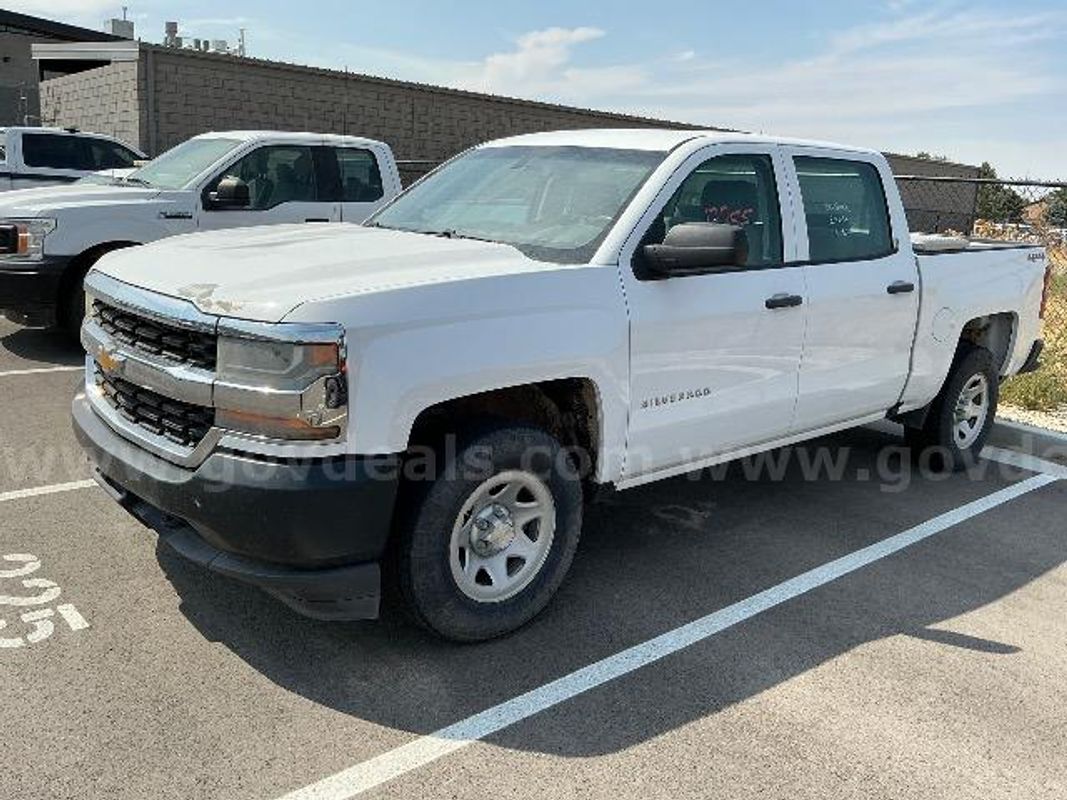 Mechanics Special 2016 CHEVROLET SILVERADO 1500 WT CREW CAB 4X4 SB TRUCK
