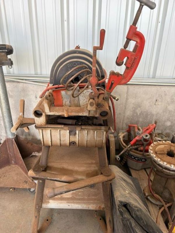 Vintage RIDGID 535 Pipe Threading Machine