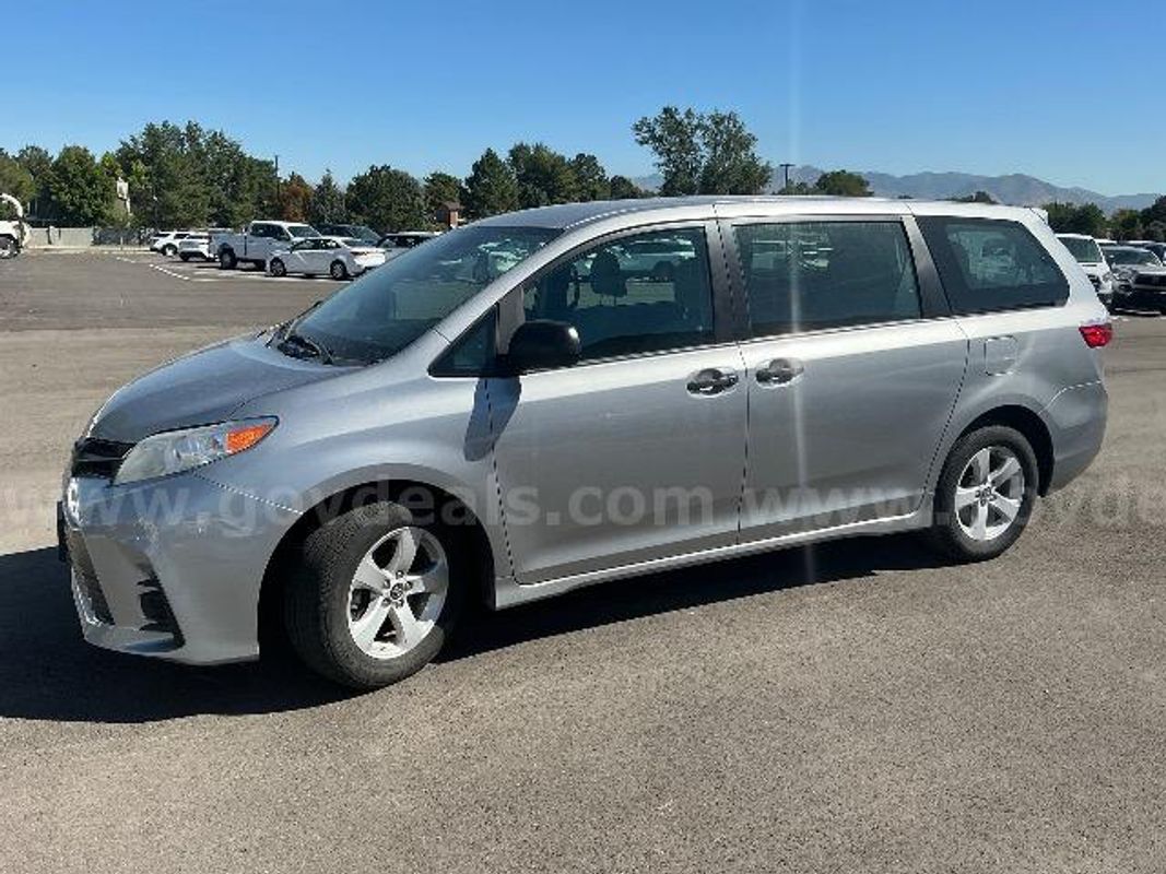 2018 Toyota Sienna L Seven Seater Fwd Mini Van - Unleaded