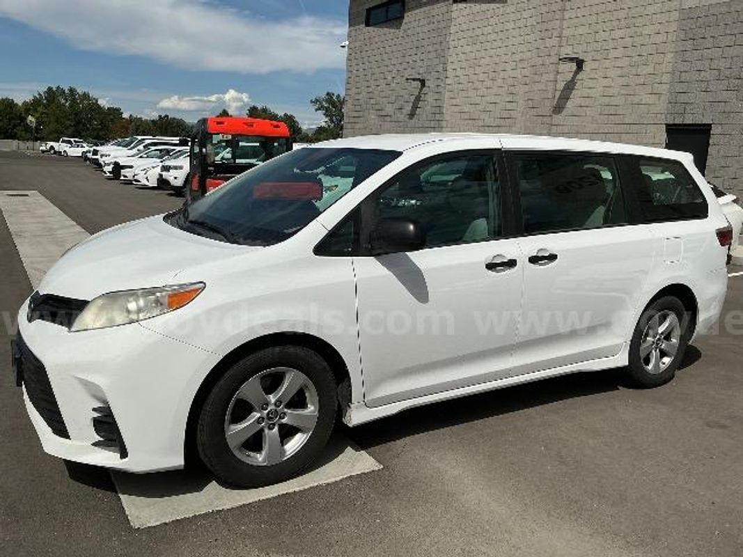 2018 Toyota Sienna L Seven Seater Fwd Mini Van - Unleaded