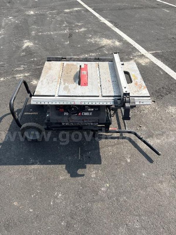 Porter Cable Rolling Table Saw In Working But Poor to Fair Condition