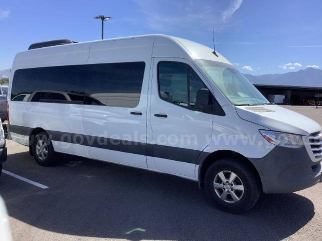 2019 FREIGHTLINER SPRINTER 2500 PARATRANSIT UPFIT WITH WHEELCHAIR POSITIONS