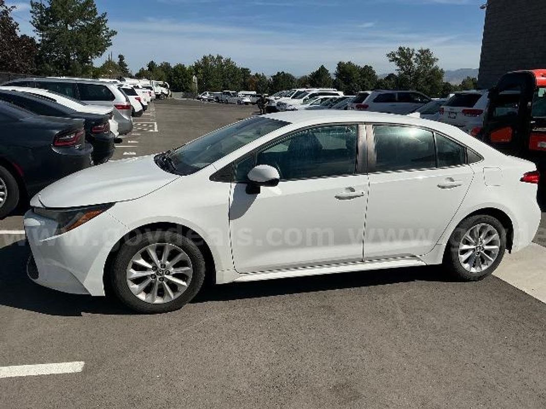 2021 TOYOTA COROLLA LE 4 DOOR SEDAN -- UNLEADED