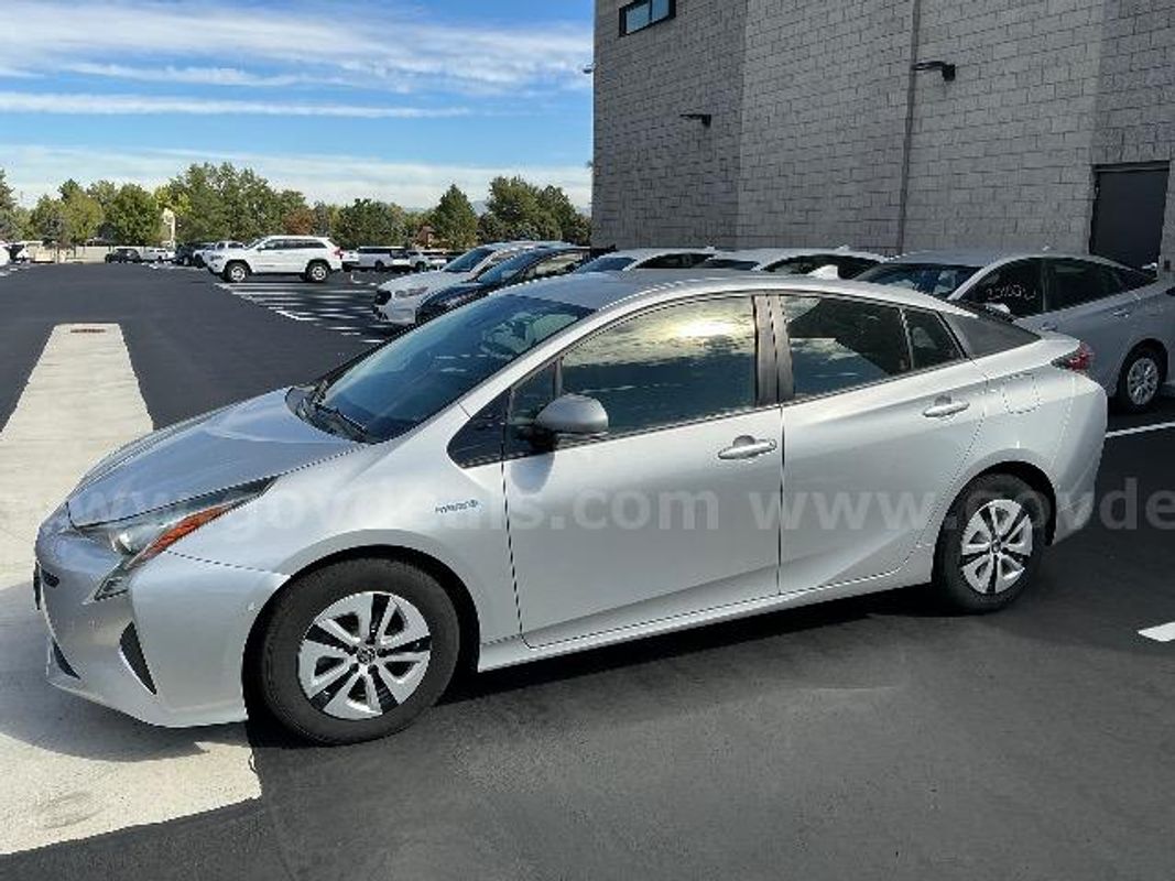 2018 Toyota Prius Ii 4 Door Hybrid Sedan -- Unleaded/Electric
