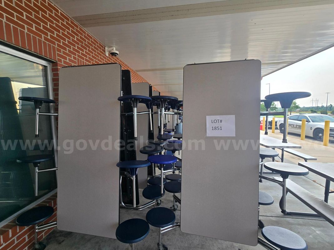 5 Cafeteria tables
