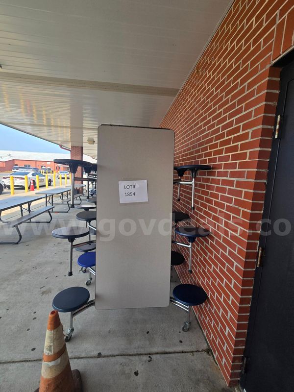 5 Cafeteria tables