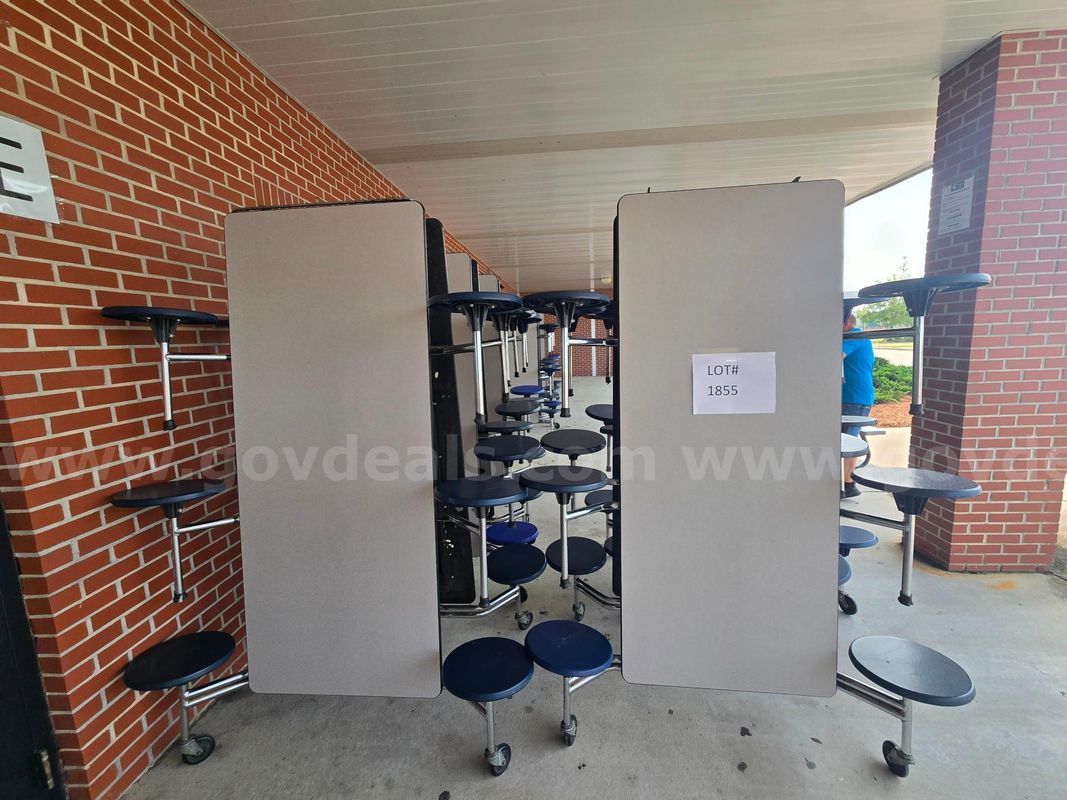 5 Cafeteria tables