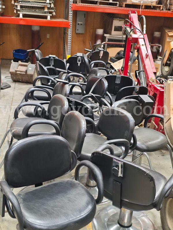 Beauty salon hydraulic chair