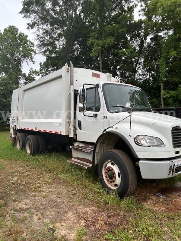 2014 Freightliner M2 106
