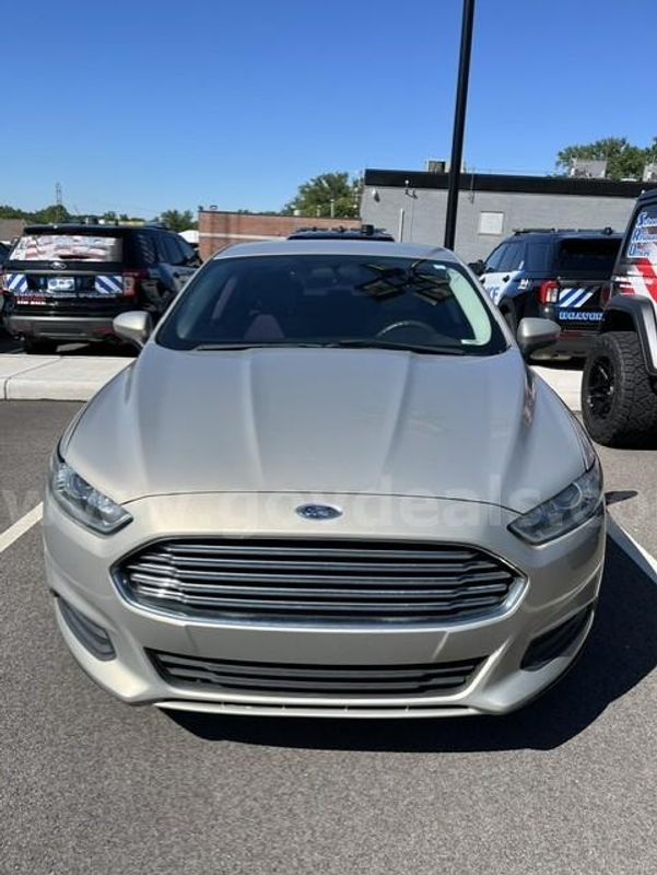 2016 Gold Ford Fusion