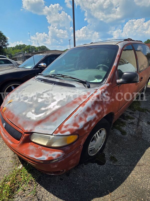 1996 Chrysler Town & Country