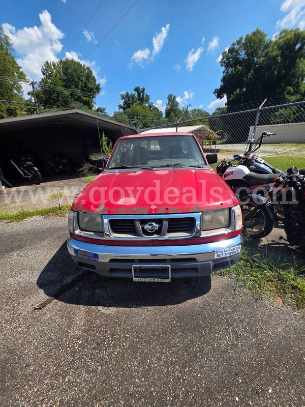 2000 Nissan Frontier XE Regular Cab 2WD