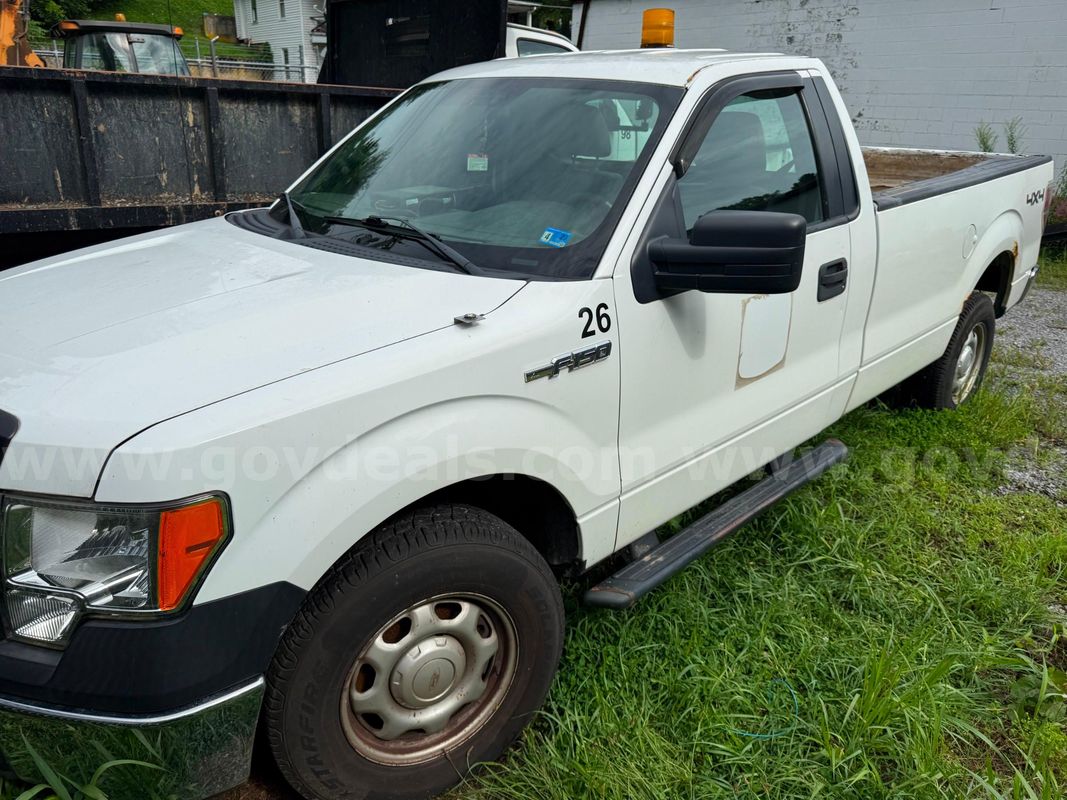 2013 Ford F-150 XL 8-ft. Bed 2WD
