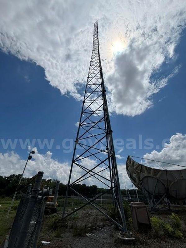 Sabre Communications S3TL 190 Ft Radio Tower