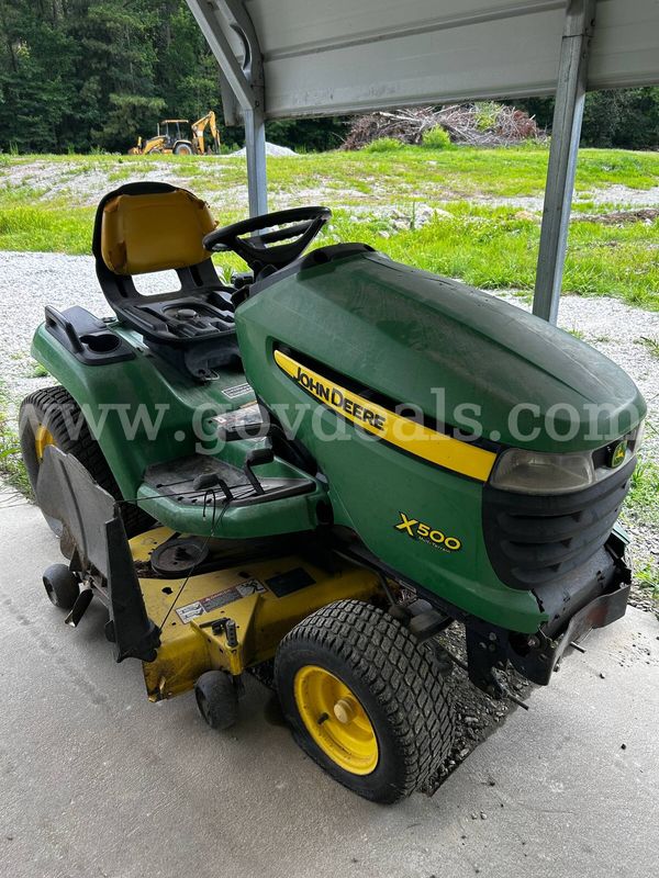John Deere x500