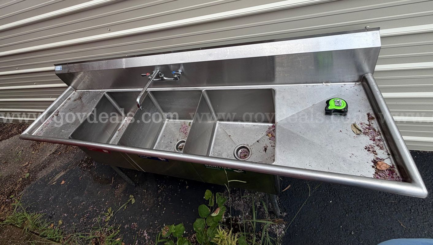 SERV-WARE Commercial Stainless Steel 3 Bay Sink