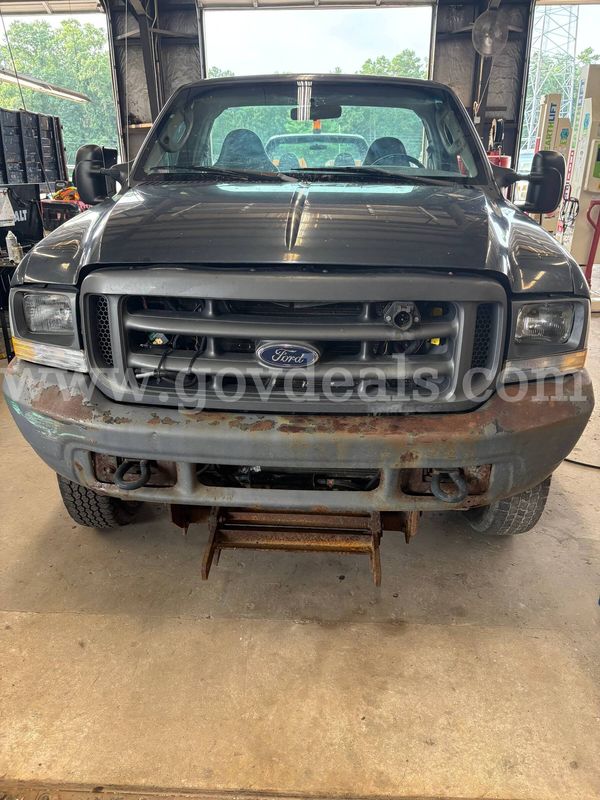 2004 Ford F-250 SD XL 4WD