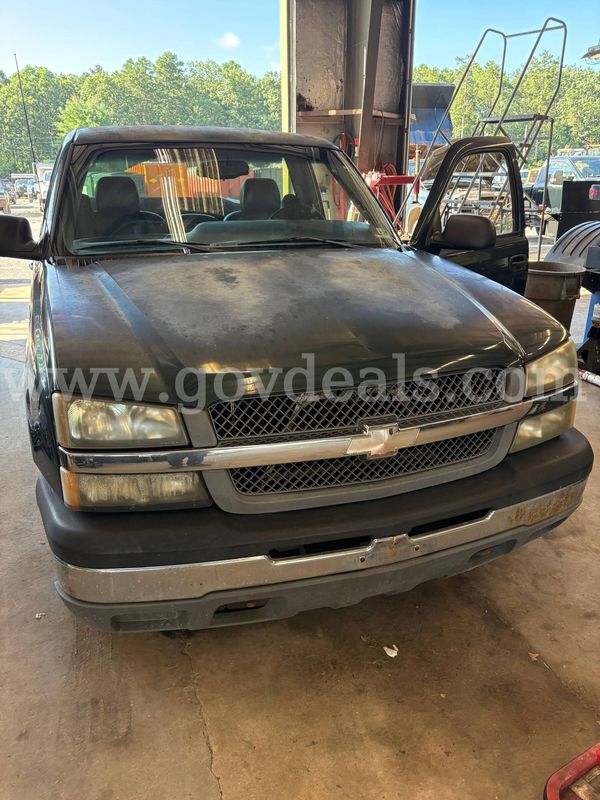 2004 Chevrolet Silverado 1500 Work Truck Long Bed 2WD