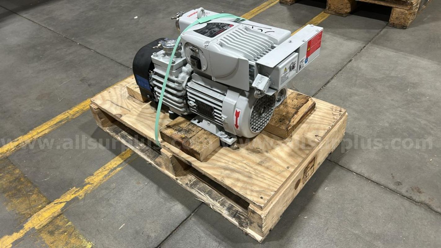 Leybold SOGEVAC SV40 BI oil-sealed rotary vane vacuum