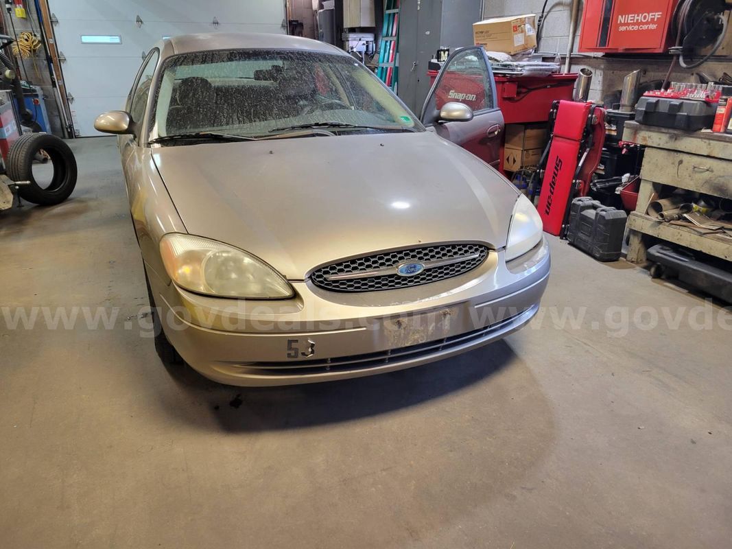 2002 Ford Taurus