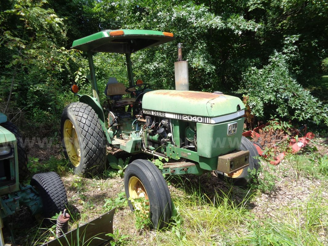 John Deere 2040